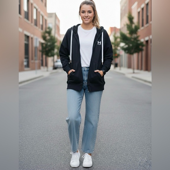 Under Armour Tops - Under Armour Loose Fit Black Fleece Zip-Up Hoodie Cotton - Medium - Oversized